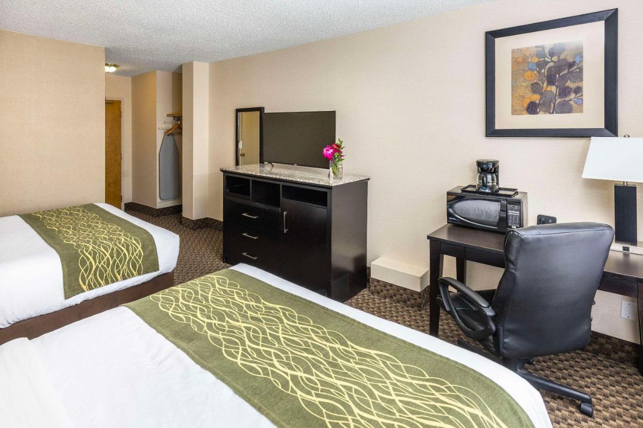 Comfort Inn & Suites Edmonton Exterior foto